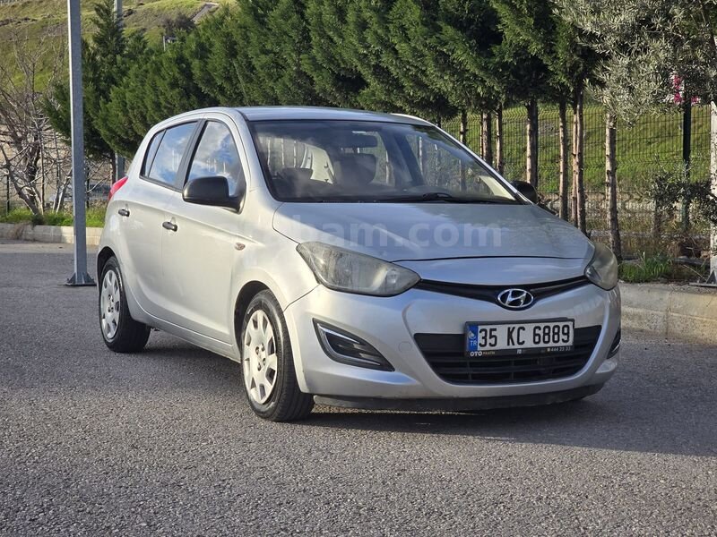 Sahibinden Hyundai i20 1.4 CRDi Jump 2012 Model İzmir 147.500 km Gri (metalik)