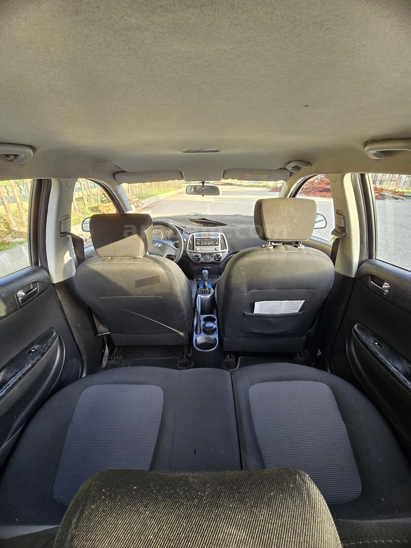 Sahibinden Hyundai i20 1.4 CRDi Jump 2012 Model İzmir 147.500 km Gri (metalik) 2