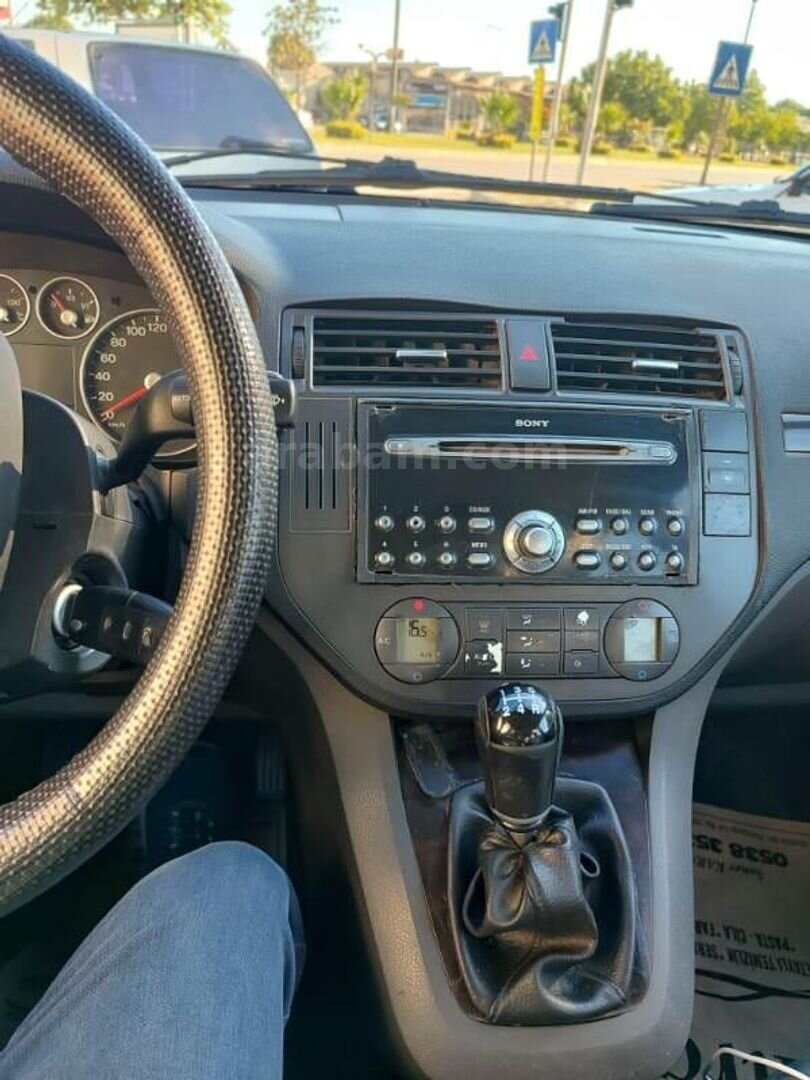 Sahibinden Ford C-Max 1.6 TDCi Ghia 2004 Model Bursa 320.000 km Mavi (metalik) 5