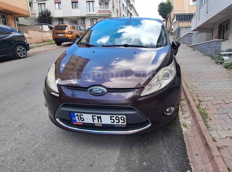 Sahibinden Ford Fiesta 1.4 TDCi Titanium X 2011 Model İstanbul 275.000 km Bordo