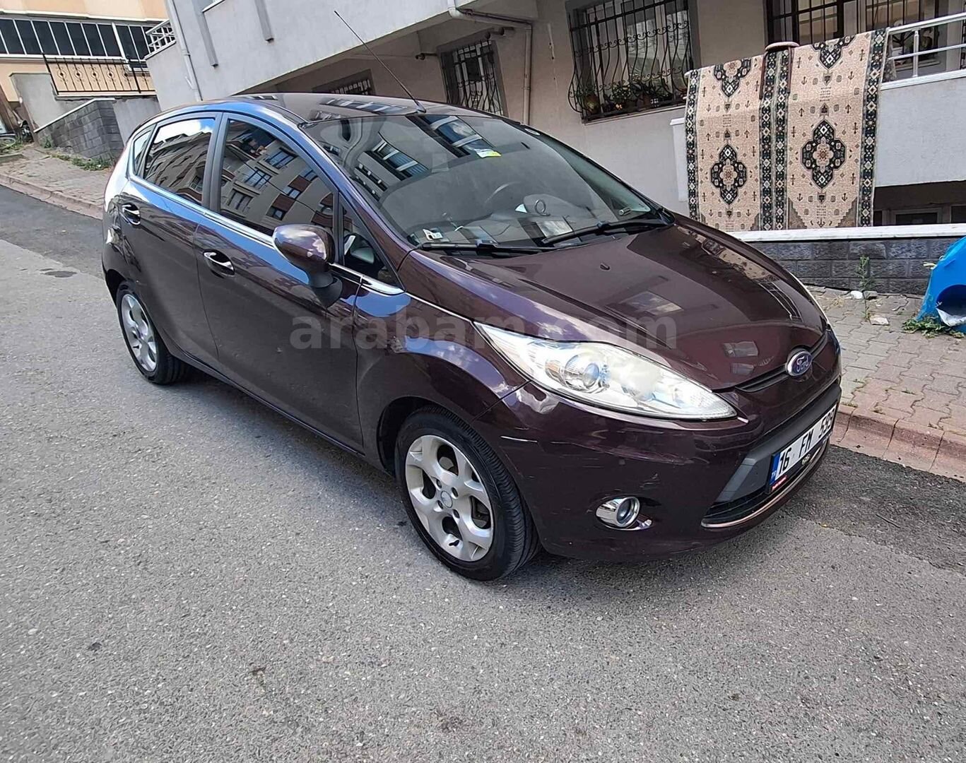Sahibinden Ford Fiesta 1.4 TDCi Titanium X 2011 Model İstanbul 275.000 km Bordo 4