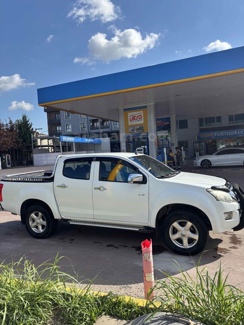 Sahibinden Isuzu D-Max 2.5 4x2 LTD 2014 Model 150.000 km Beyaz 3