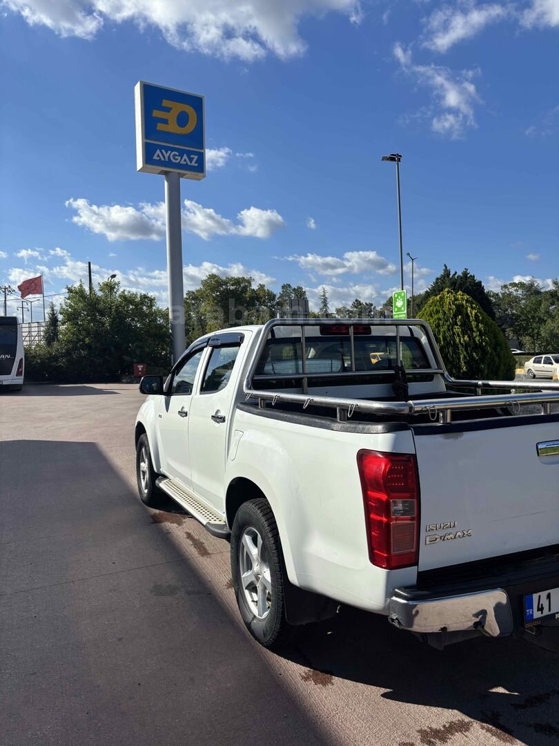 Sahibinden Isuzu D-Max 2.5 4x2 LTD 2014 Model 150.000 km Beyaz 6