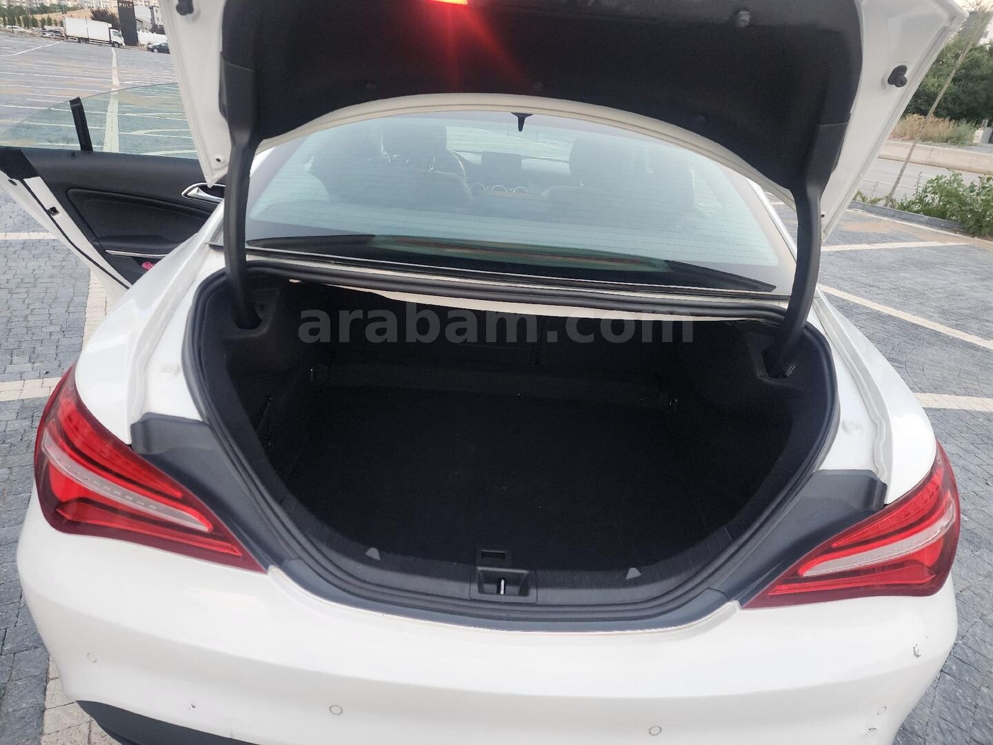 Galeriden Mercedes - Benz CLA 180 D Comfort 2018 Model Ankara 170.000 km Beyaz 7