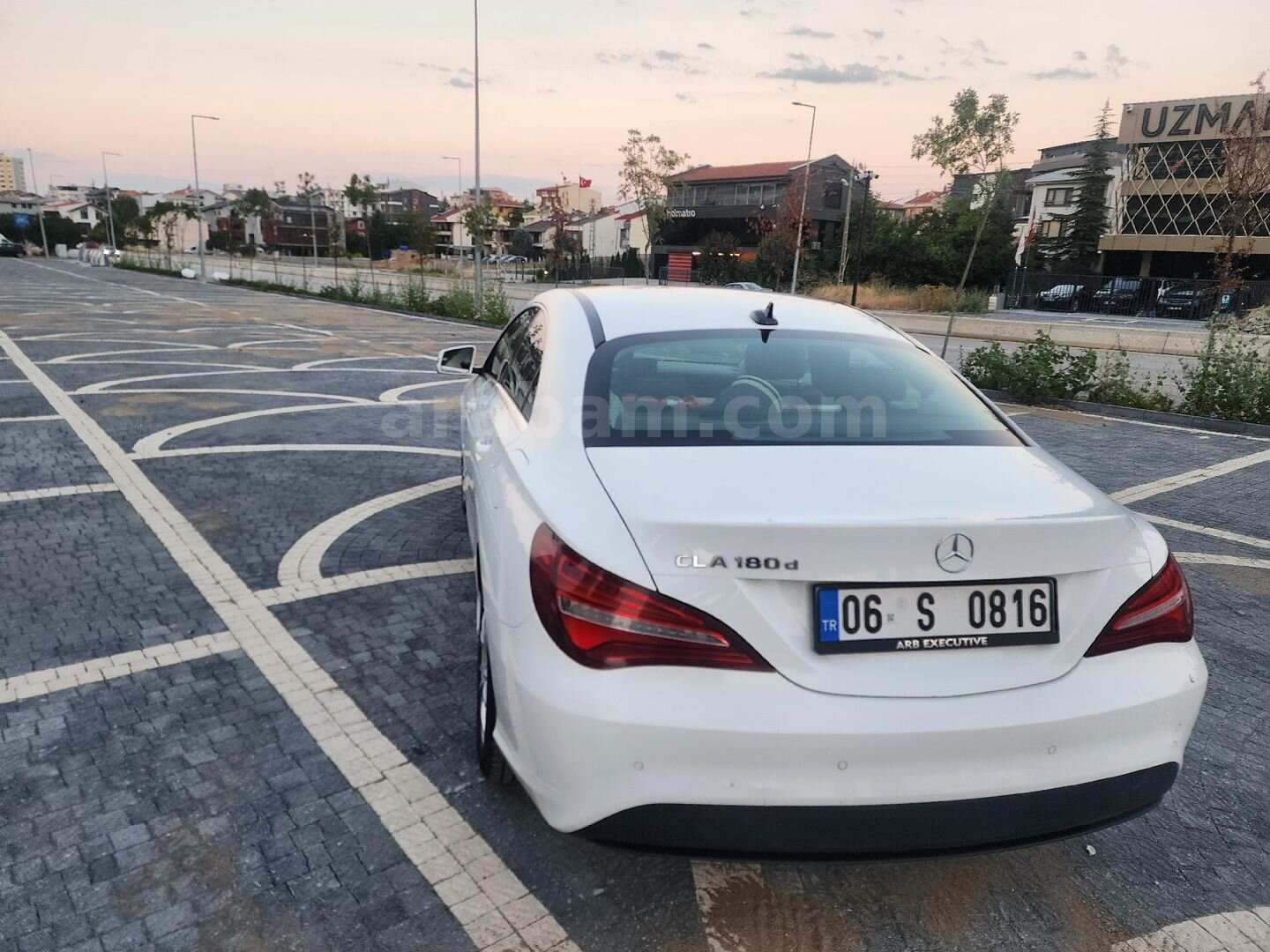 Galeriden Mercedes - Benz CLA 180 D Comfort 2018 Model Ankara 170.000 km Beyaz 4