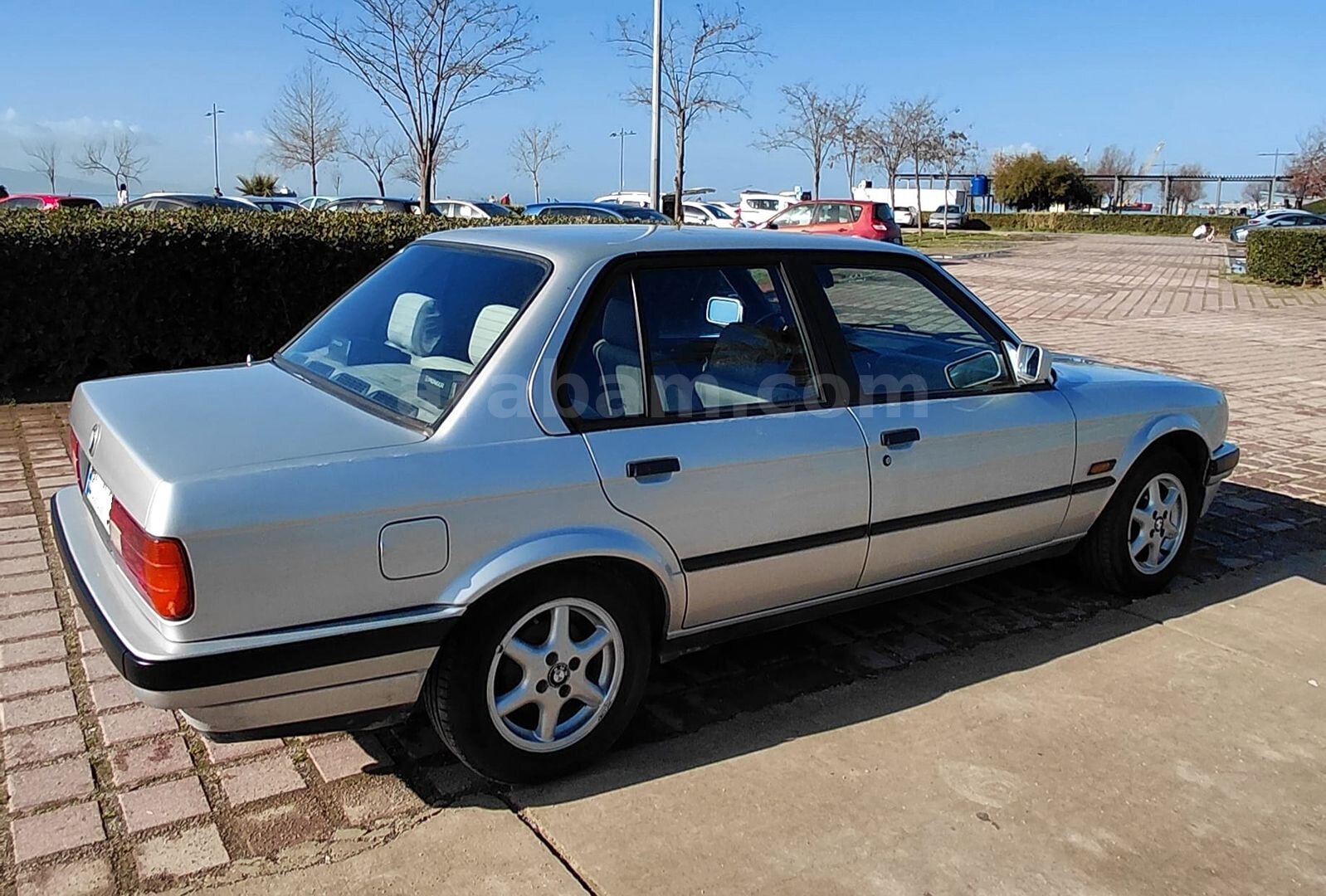 Sahibinden BMW 3 Serisi 316i Standart 1990 Model İzmir 318.600 km Gri (metalik) 7