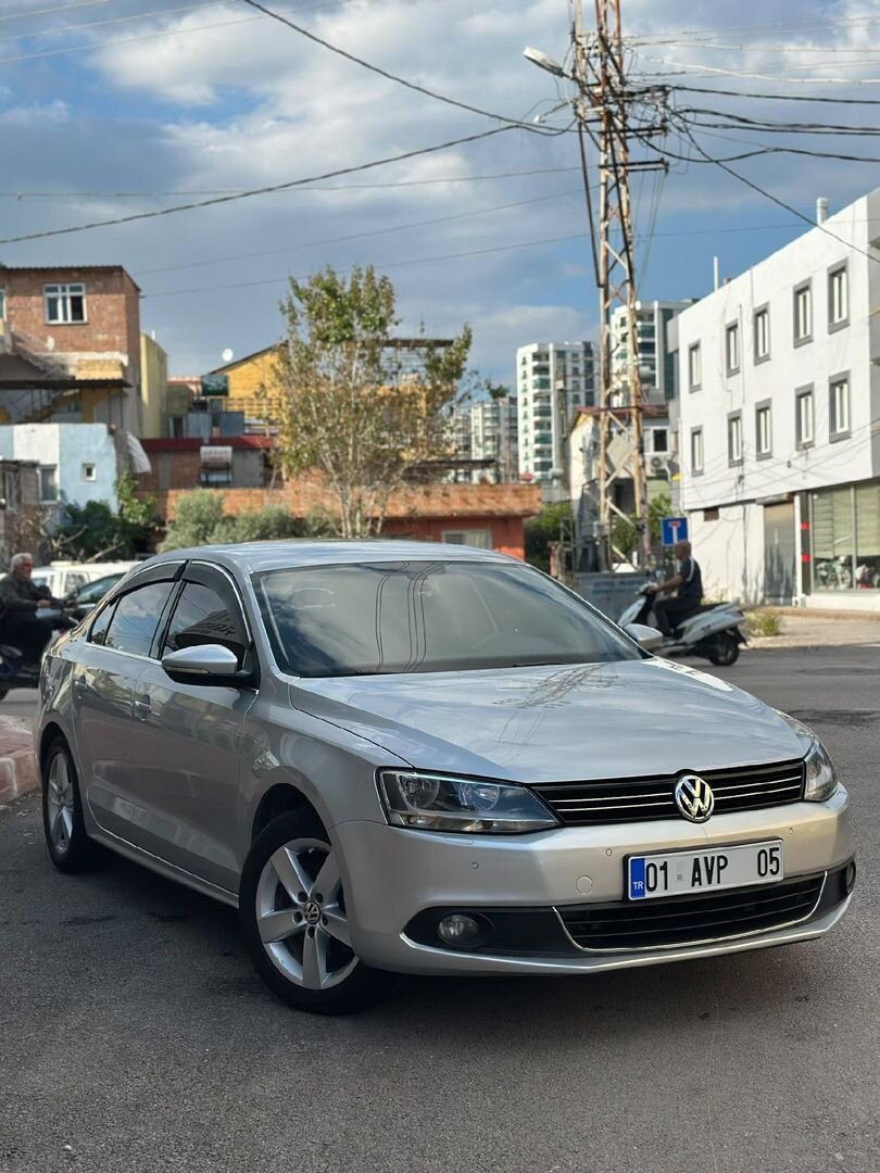 Sahibinden Volkswagen Jetta 1.6 TDi Comfortline 2013 Model Adana 253.000 km Gri (Gümüş) 7