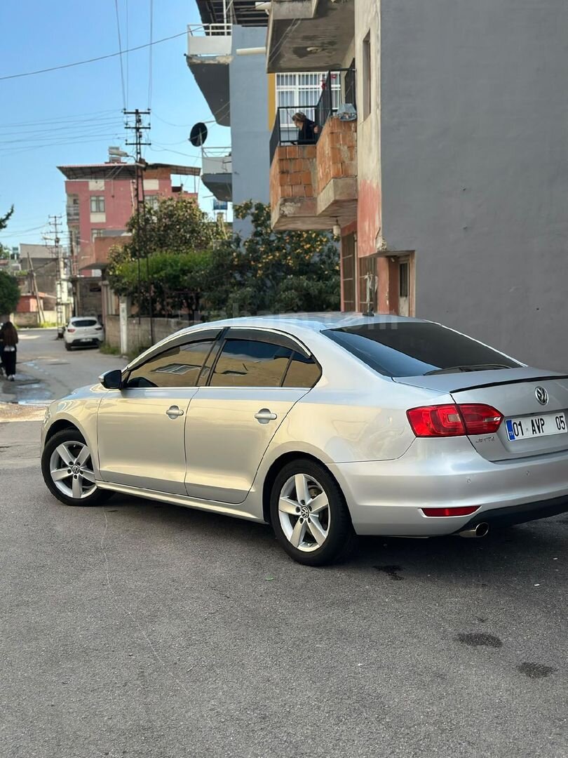 Sahibinden Volkswagen Jetta 1.6 TDi Comfortline 2013 Model Adana 253.000 km Gri (Gümüş) 4