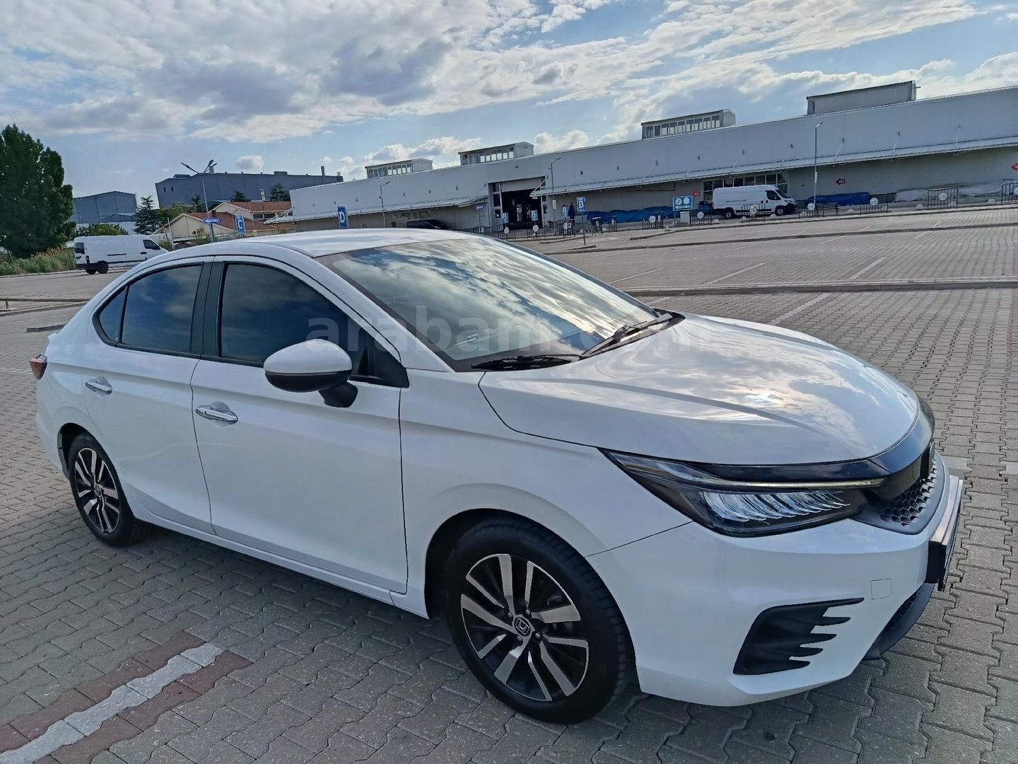 Sahibinden Honda City 1.5 i-VTEC Executive 2022 Model Bilecik 28.000 km Beyaz 3