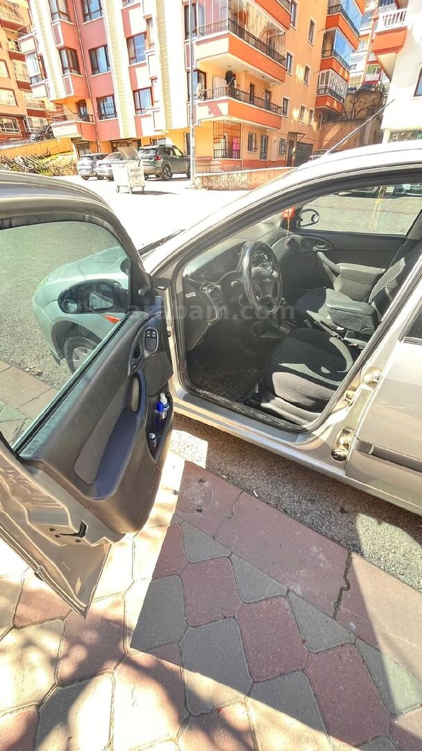 Sahibinden Ford Focus 1.6 Ghia 2001 Model Ankara 155.000 km Gri (Gümüş) 7