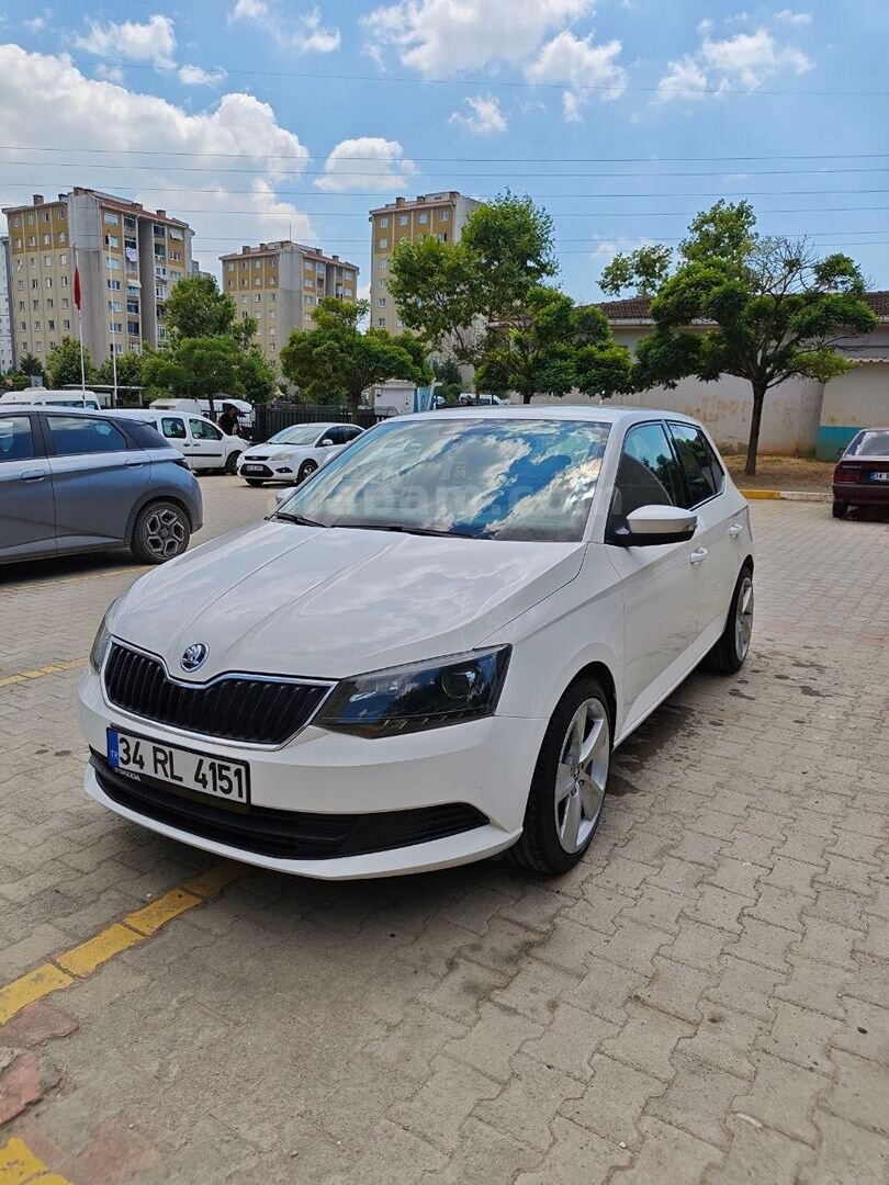 Sahibinden Skoda Fabia 1.2 TSI Ambition 2016 Model İstanbul 121.000 km Beyaz 5