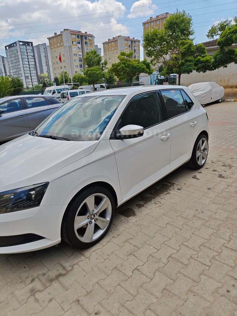 Sahibinden Skoda Fabia 1.2 TSI Ambition 2016 Model İstanbul 121.000 km Beyaz 2