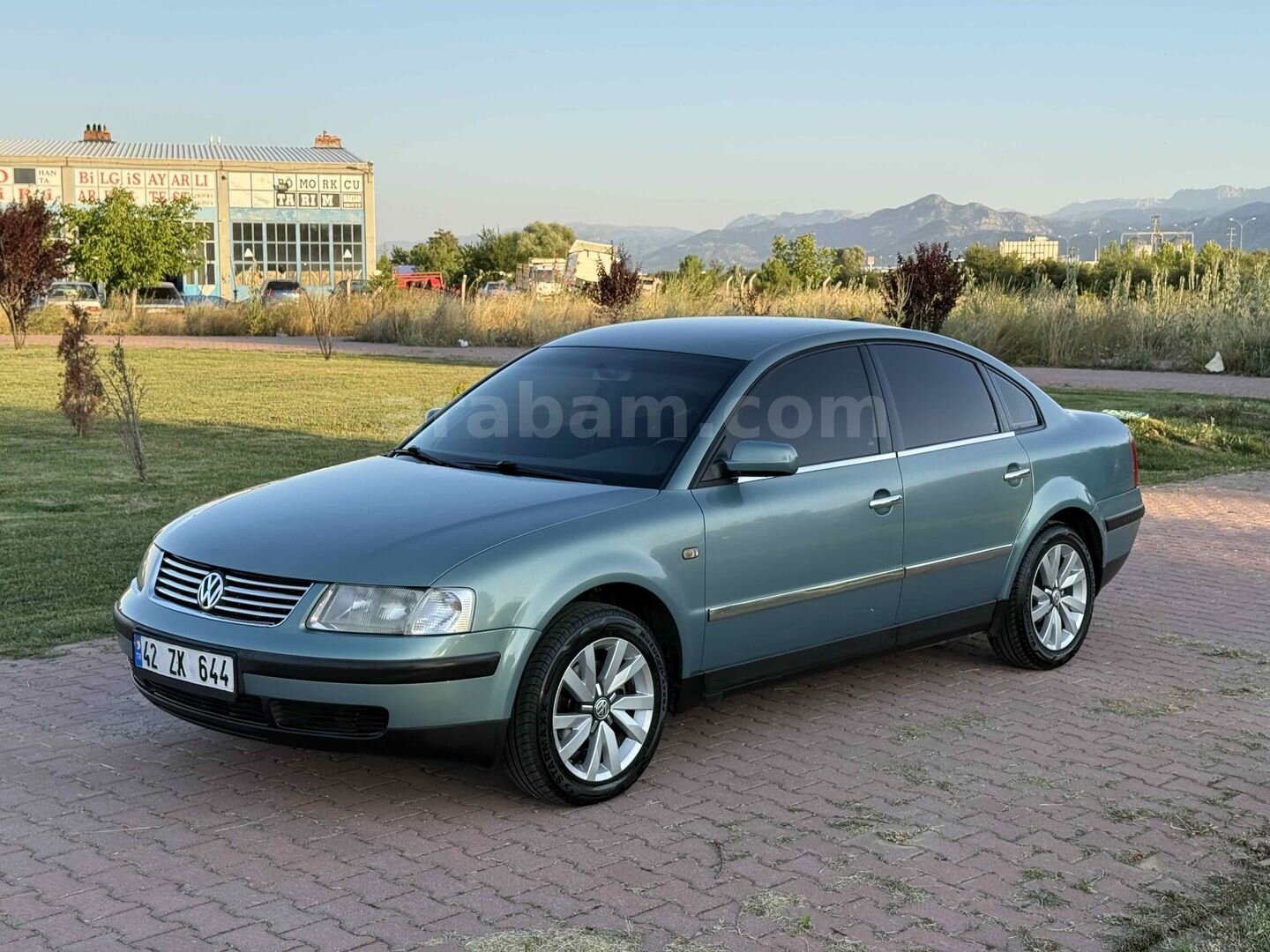 Galeriden Volkswagen Passat 1.8 T Comfortline 1998 Model Konya 197.000 km Yeşil (metalik) 6