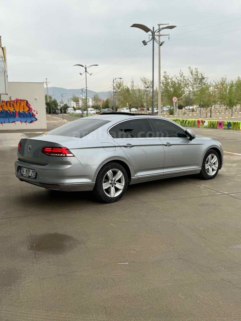 Sahibinden Volkswagen Passat 1.6 TDi BlueMotion Comfortline 2018 Model Gaziantep 230.000 km Gri (Gümüş) 7