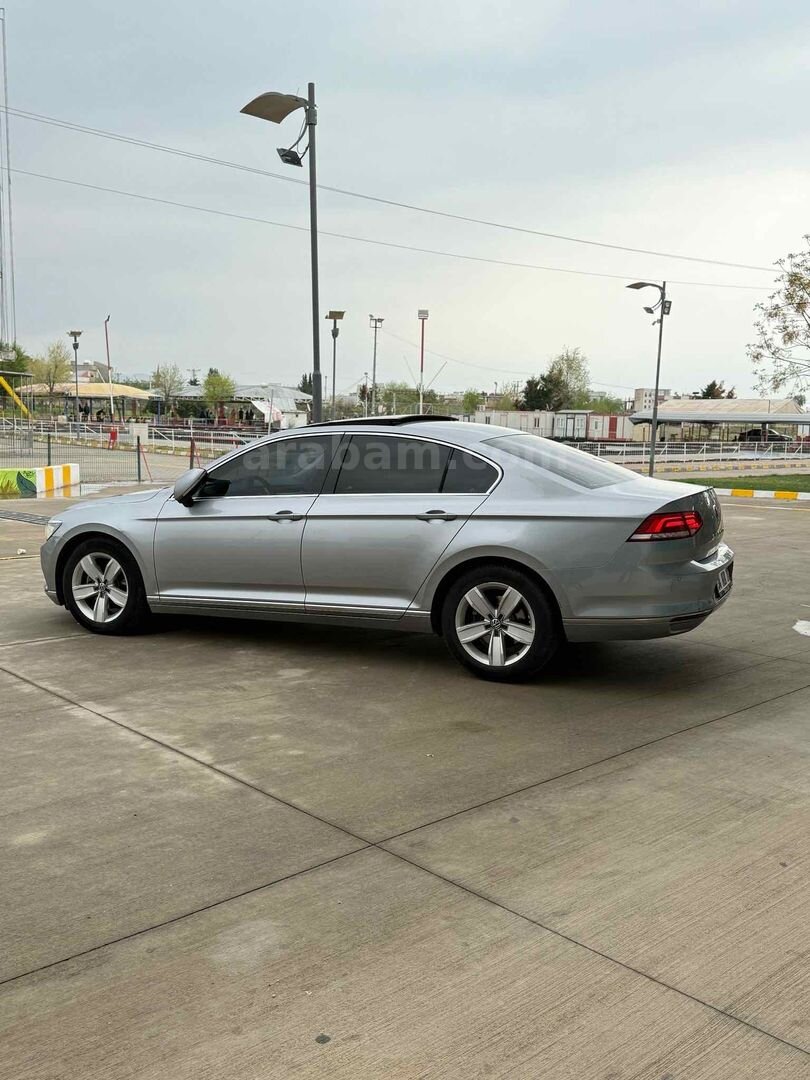 Sahibinden Volkswagen Passat 1.6 TDi BlueMotion Comfortline 2018 Model Gaziantep 230.000 km Gri (Gümüş) 4