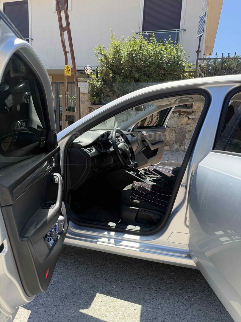Sahibinden Skoda Octavia 1.6 TDI Style 2018 Model İstanbul 175.000 km Gri 5
