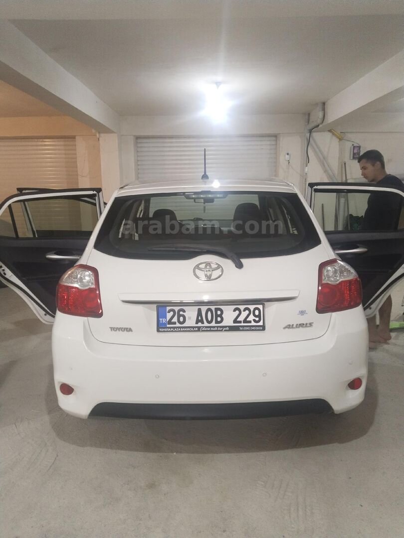 Sahibinden Toyota Auris 1.4 D-4D Comfort Extra 2012 Model Eskişehir 175.000 km Beyaz 7