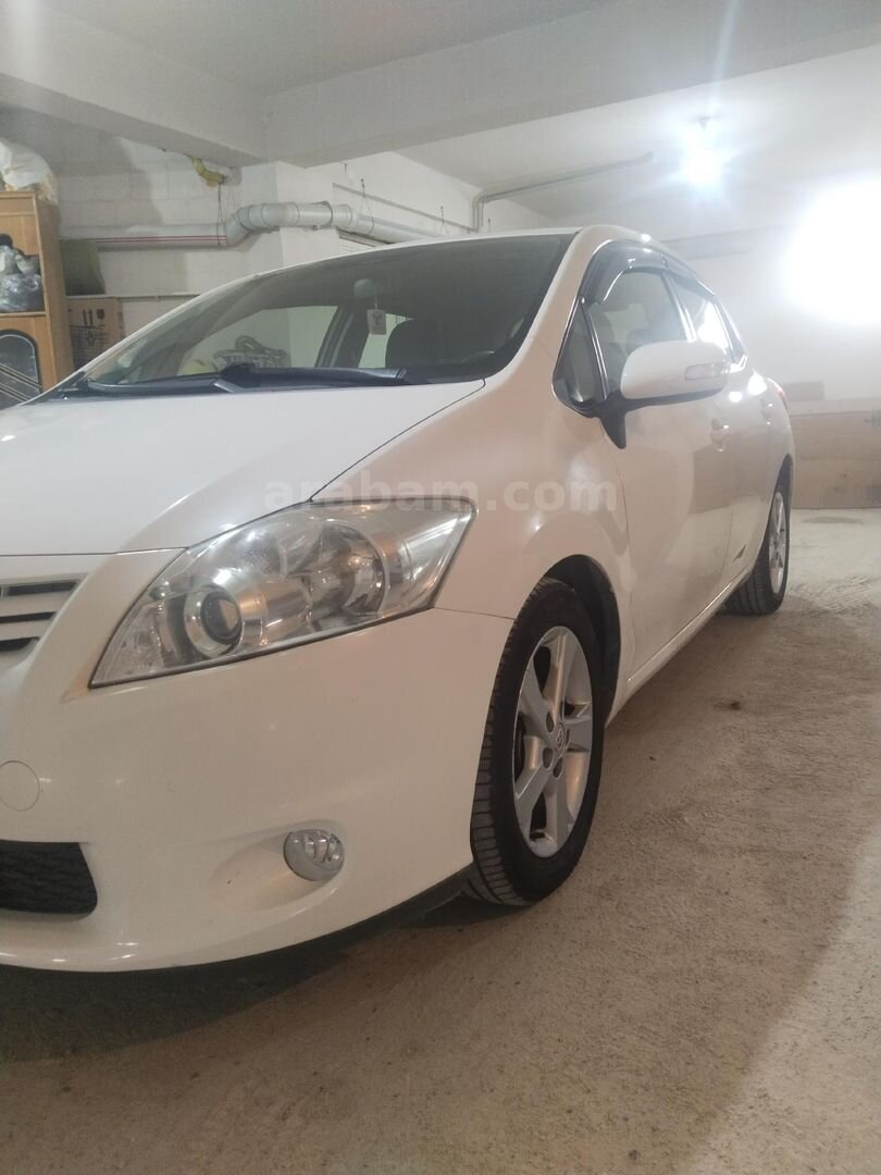 Sahibinden Toyota Auris 1.4 D-4D Comfort Extra 2012 Model Eskişehir 175.000 km Beyaz 2