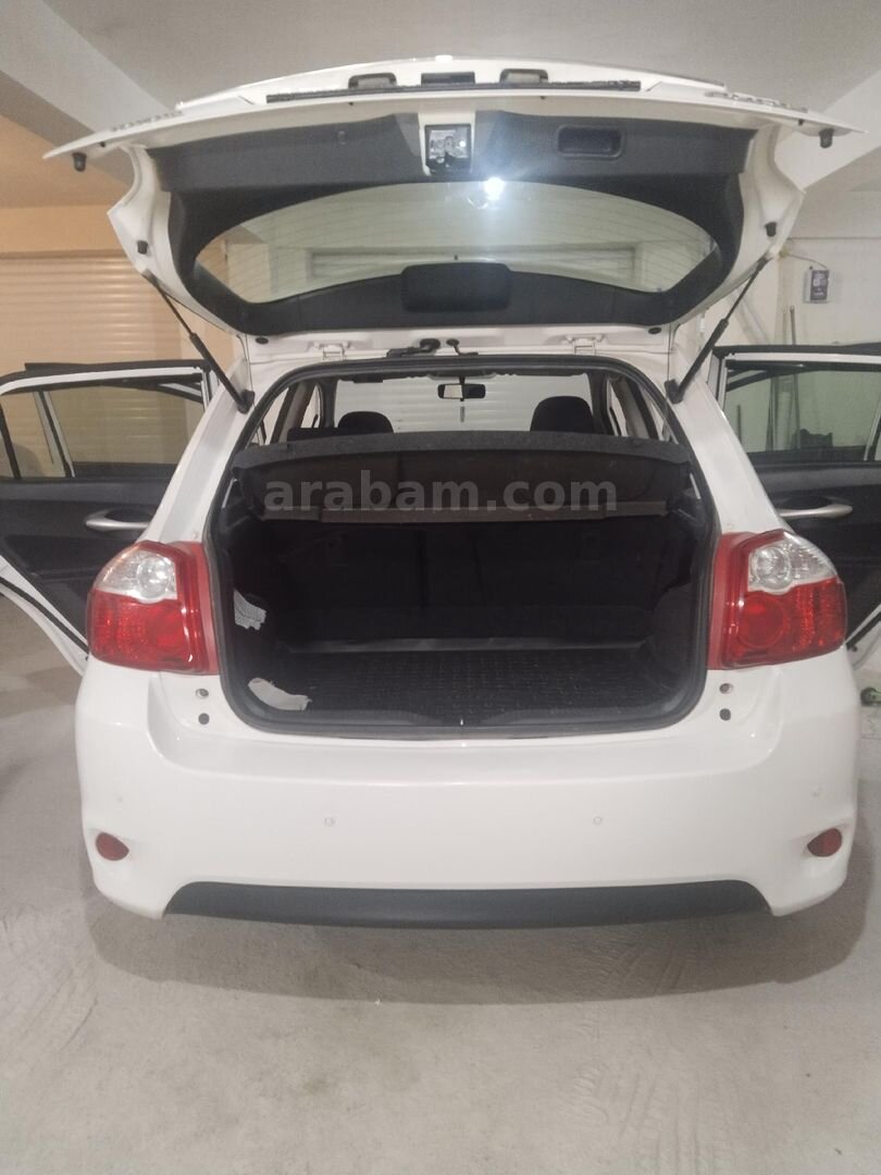 Sahibinden Toyota Auris 1.4 D-4D Comfort Extra 2012 Model Eskişehir 175.000 km Beyaz 5