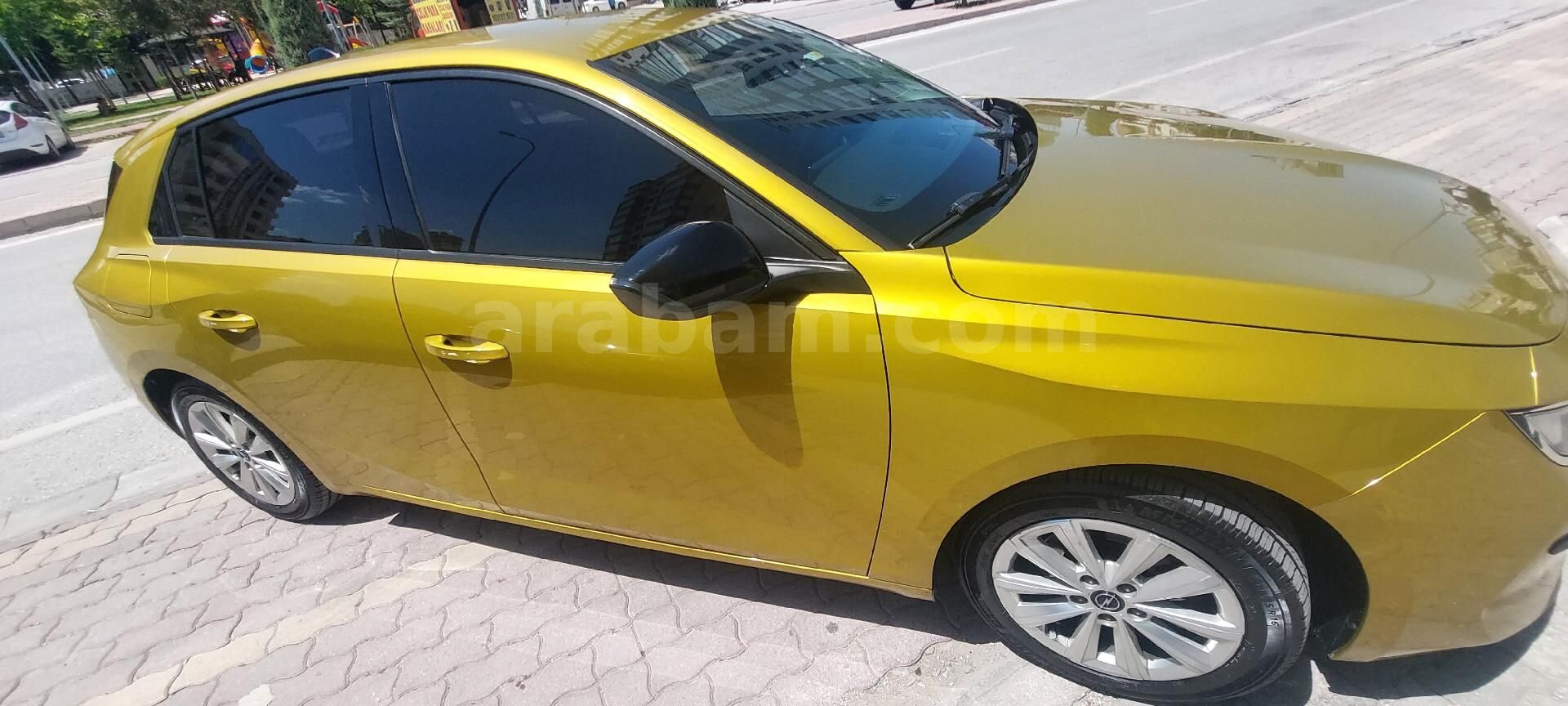 Sahibinden Opel Astra 1.2 T Edition 2023 Model Konya 81.500 km Altın 2