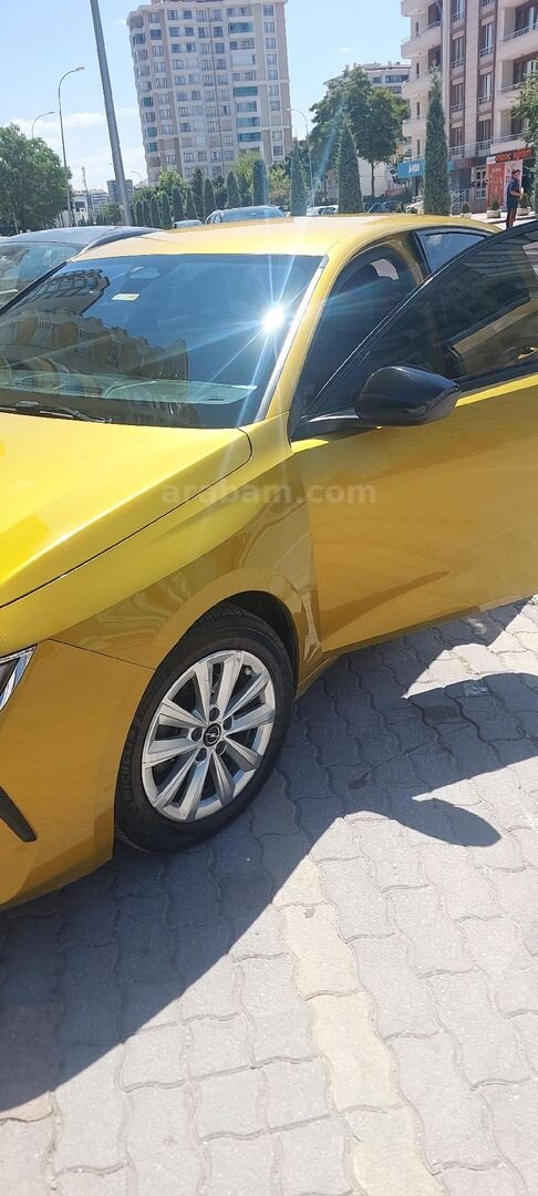 Sahibinden Opel Astra 1.2 T Edition 2023 Model Konya 81.500 km Altın 7