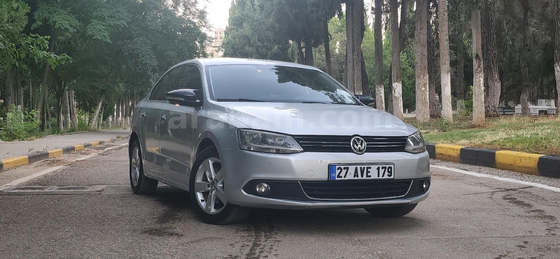 Sahibinden Volkswagen Jetta 1.6 TDi Highline 2012 Model Gaziantep 340.000 km Gri (Gümüş) 4