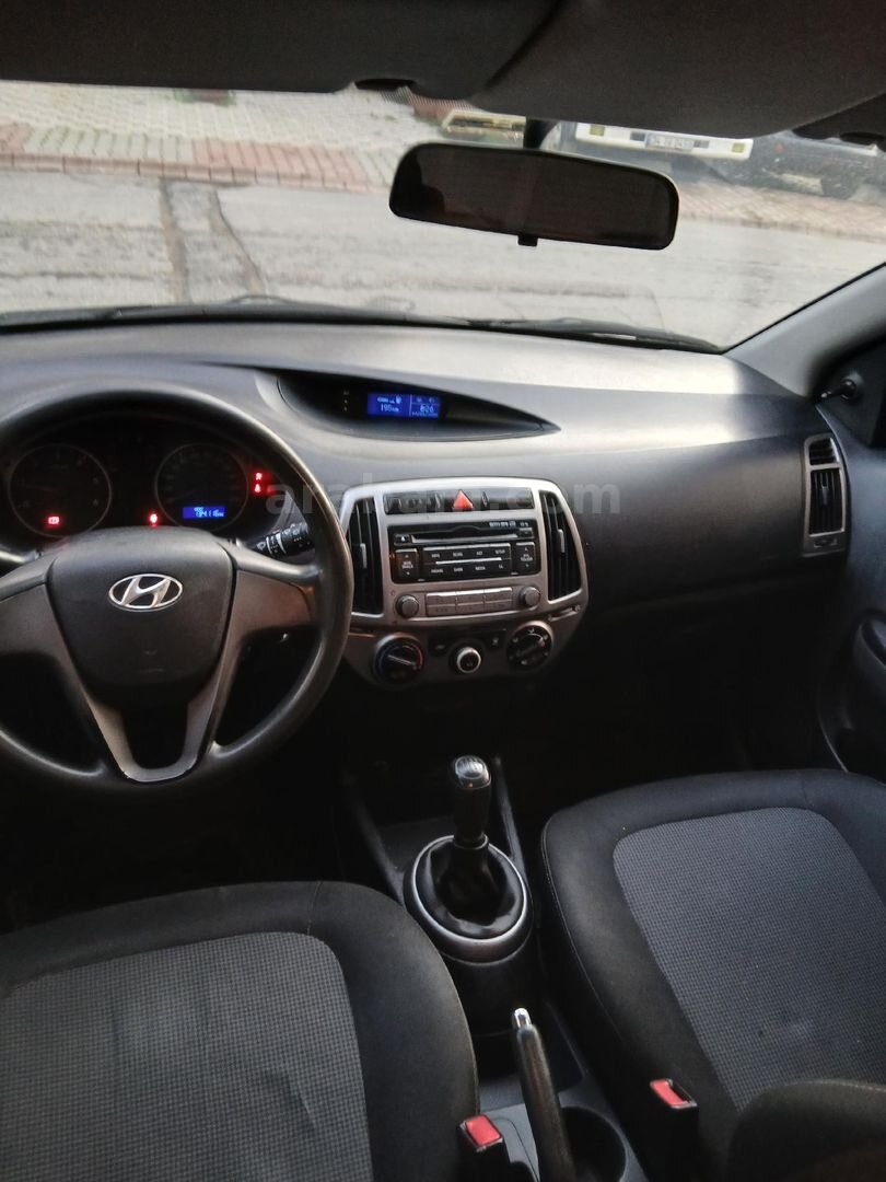 Sahibinden Hyundai i20 1.4 CRDi Jump 2012 Model İstanbul 135.250 km Gri 5
