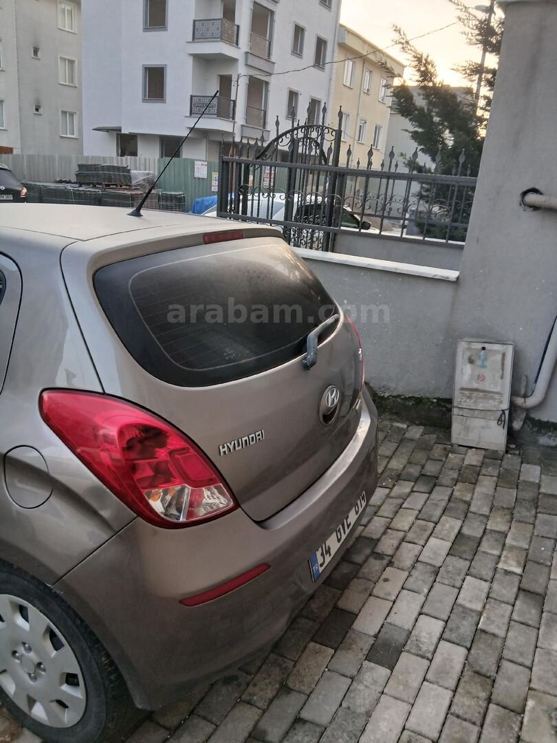 Sahibinden Hyundai i20 1.4 CRDi Jump 2012 Model İstanbul 135.250 km Gri 4
