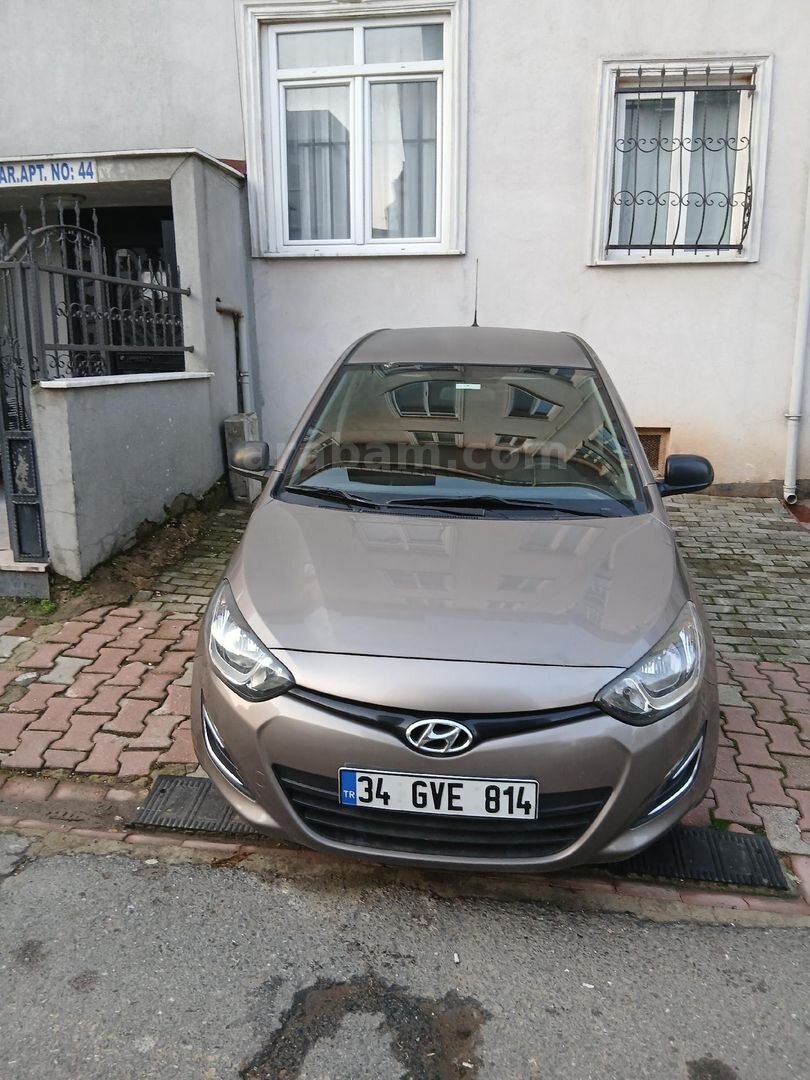 Sahibinden Hyundai i20 1.4 CRDi Jump 2012 Model İstanbul 135.250 km Gri 1