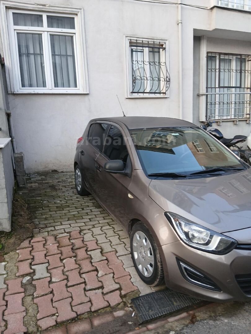 Sahibinden Hyundai i20 1.4 CRDi Jump 2012 Model İstanbul 135.250 km Gri 3