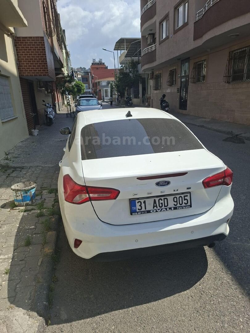 Sahibinden Ford Focus 1.5 TDCi Trend X 2020 Model Hatay 23.600 km Beyaz 4