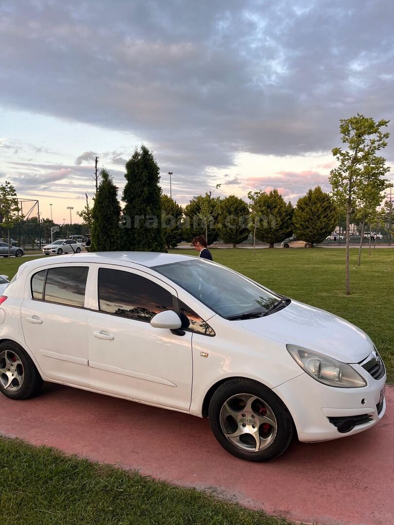 Sahibinden Opel Corsa 1.3 CDTI Essentia 2008 Model Samsun 270.000 km Beyaz 3
