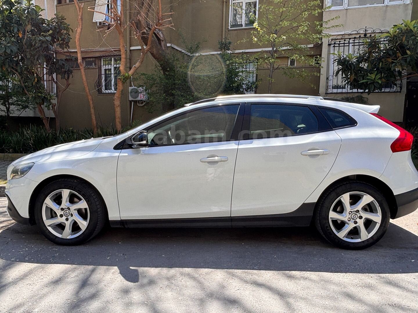 Sahibinden Volvo V40 Cross Country 1.6 T4 Advance 2013 Model İstanbul 113.500 km Beyaz 3