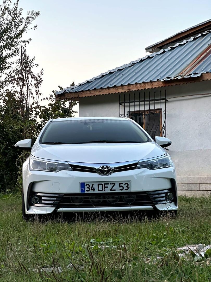 Sahibinden Toyota Corolla 1.6 Advance 2017 Model İstanbul 165.000 km Beyaz 2