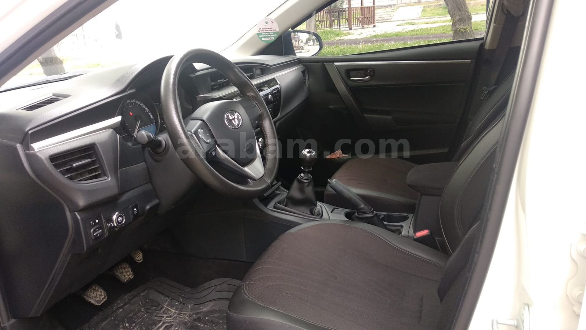 Sahibinden Toyota Corolla 1.33 Life 2015 Model Aksaray 135.000 km Beyaz 6