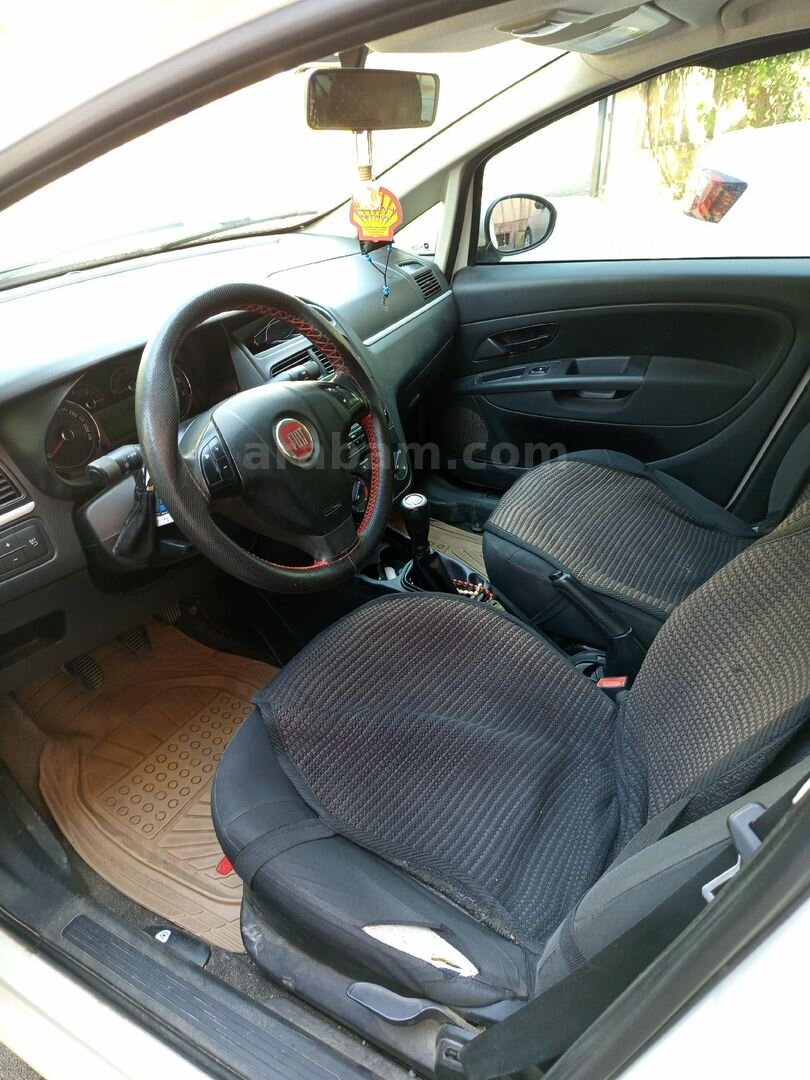 Sahibinden Fiat Linea 1.3 Multijet Active Plus 2015 Model Batman 285.000 km Beyaz 7