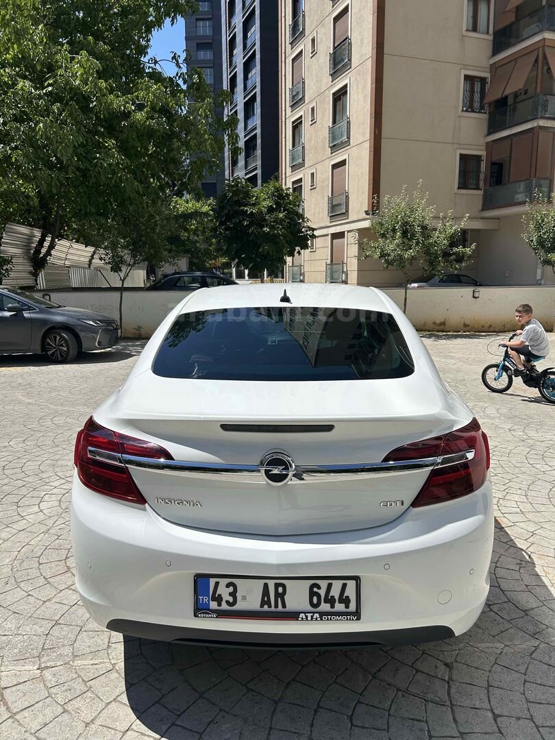 Sahibinden Opel Insignia 1.6 CDTI Design 2016 Model İstanbul 105.000 km Beyaz 5