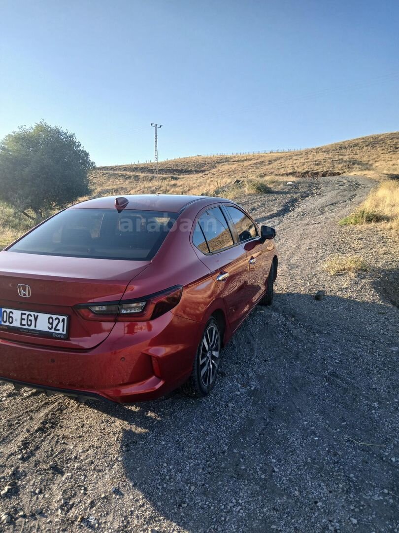 Sahibinden Honda City 1.5 i-VTEC Executive 2023 Model Ankara 52.000 km Kırmızı 3