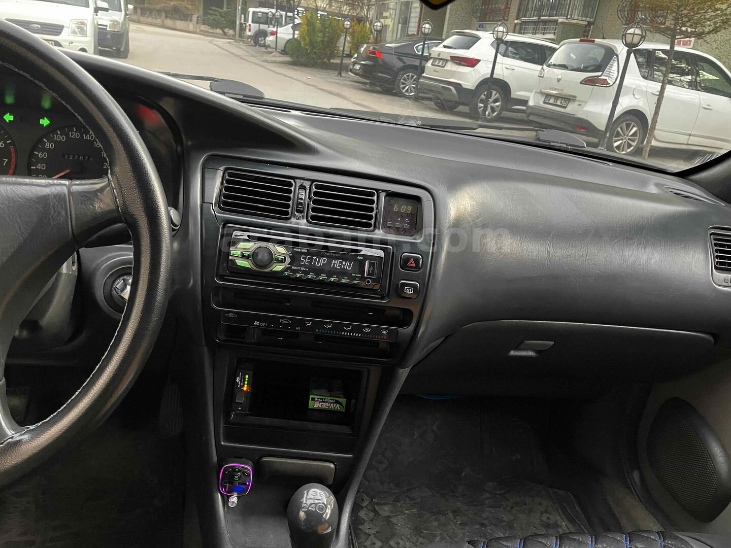 Sahibinden Toyota Corolla 1.6 XEi 1996 Model Aksaray 338.000 km Gri 7