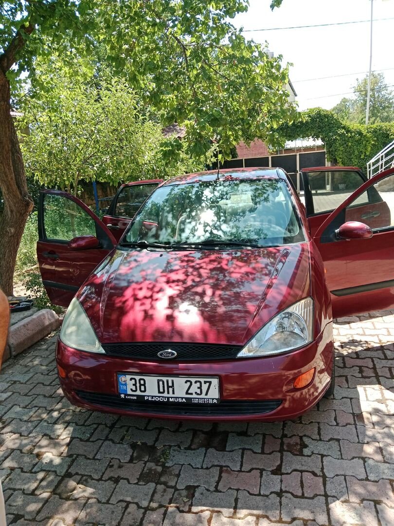 Sahibinden Ford Focus 1.6 Ambiente 2000 Model Kayseri 272.000 km Kırmızı 3