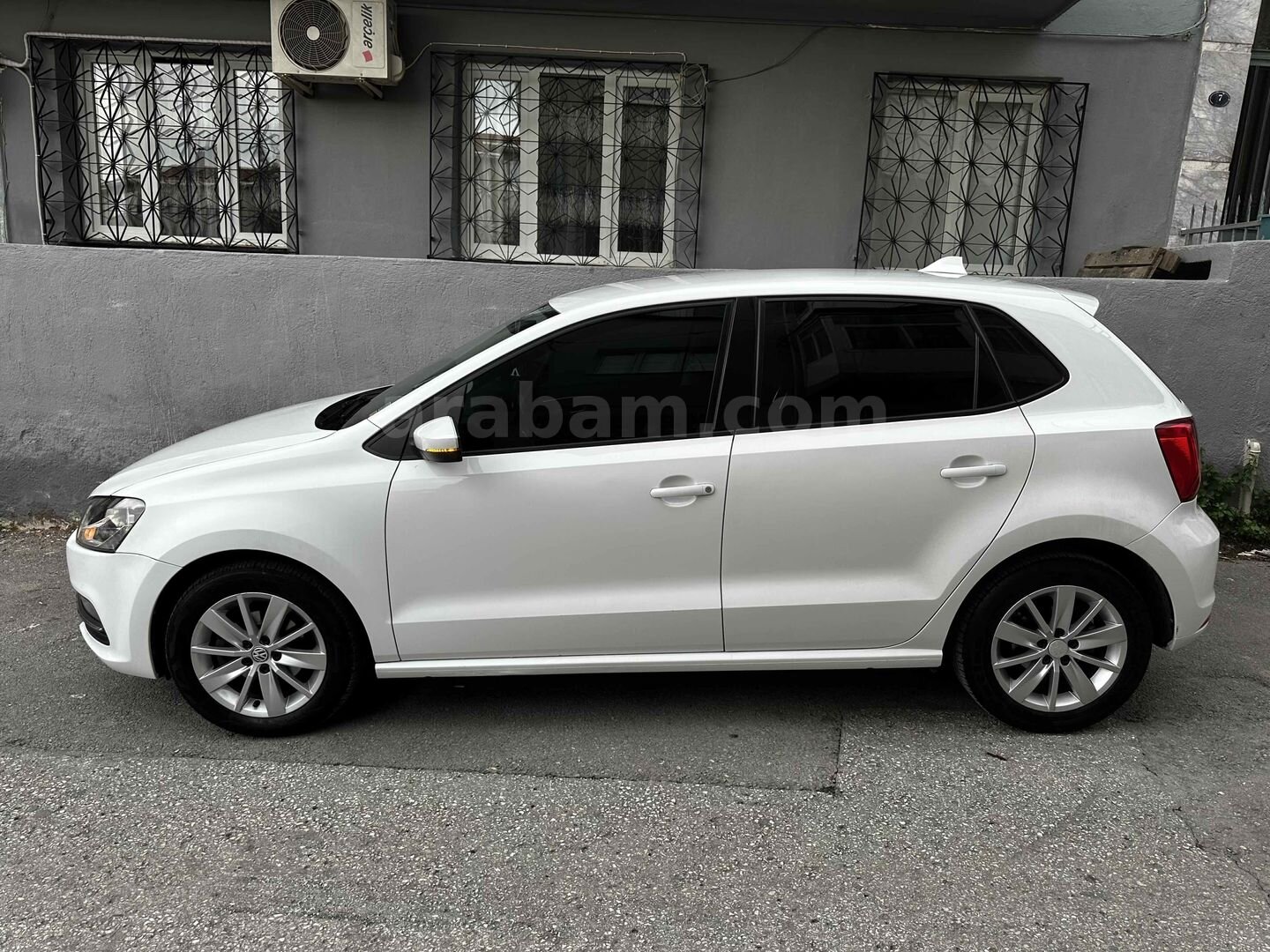 Sahibinden Volkswagen Polo 1.2 TSi Comfortline 2015 Model İzmir 180.000 km Beyaz 5