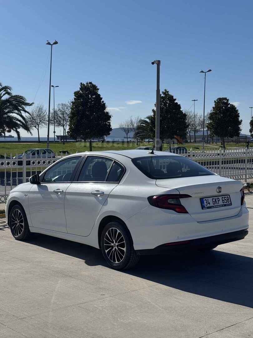 Sahibinden Fiat Egea 1.6 Multijet Urban 2023 Model İstanbul 70.000 km Beyaz 5