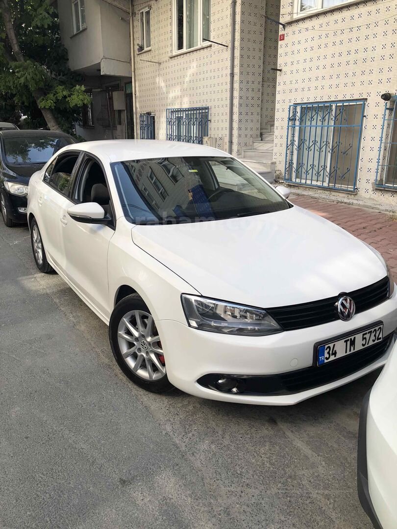 Sahibinden Volkswagen Jetta 1.4 TSi Trendline 2012 Model İstanbul 167.000 km Beyaz 4