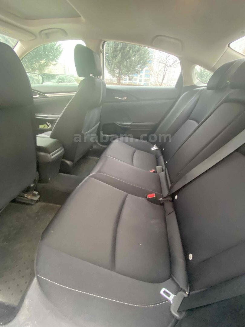 Sahibinden Honda Civic 1.6i DTEC Elegance 2018 Model Ankara 100.000 km Beyaz 7