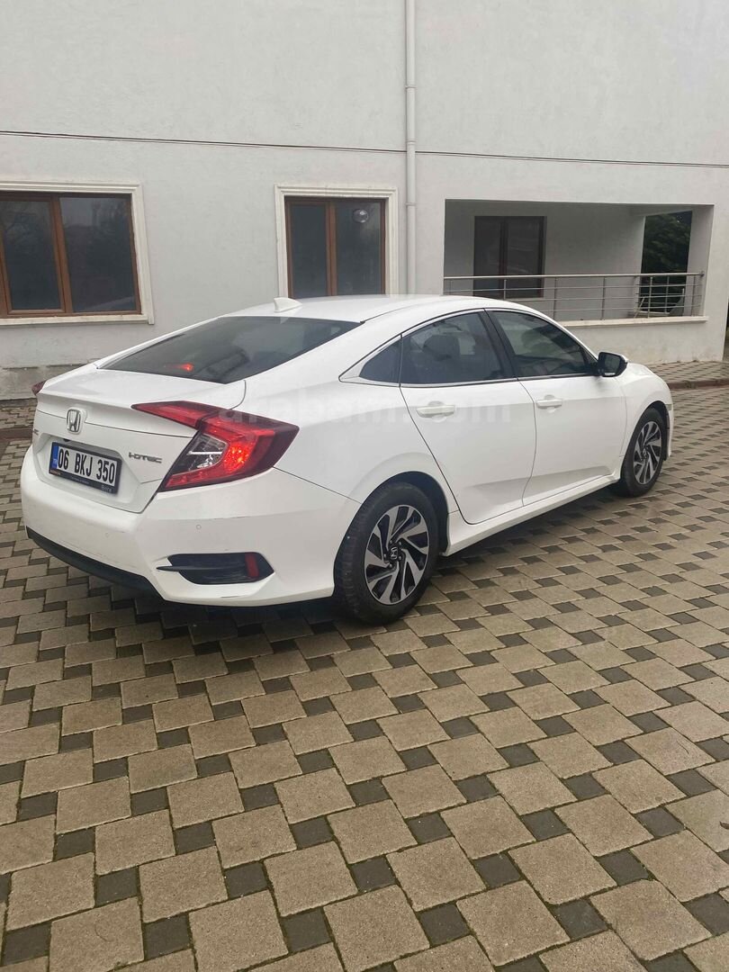 Sahibinden Honda Civic 1.6i DTEC Elegance 2018 Model Ankara 100.000 km Beyaz 6