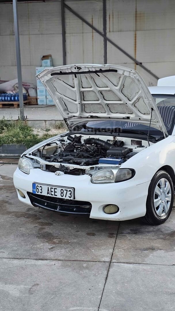 Sahibinden Hyundai Accent 1.3 LS 1998 Model Mardin 330.000 km Beyaz 4