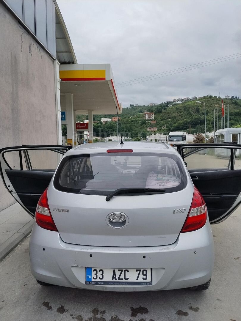 Sahibinden Hyundai i20 Troy 1.2 Team 2012 Model Trabzon 200.000 km Gri 2