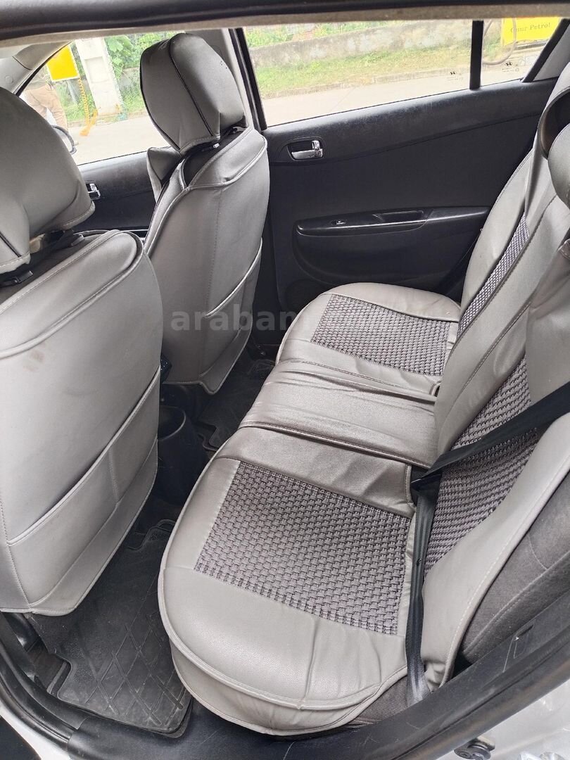 Sahibinden Hyundai i20 Troy 1.2 Team 2012 Model Trabzon 200.000 km Gri 7