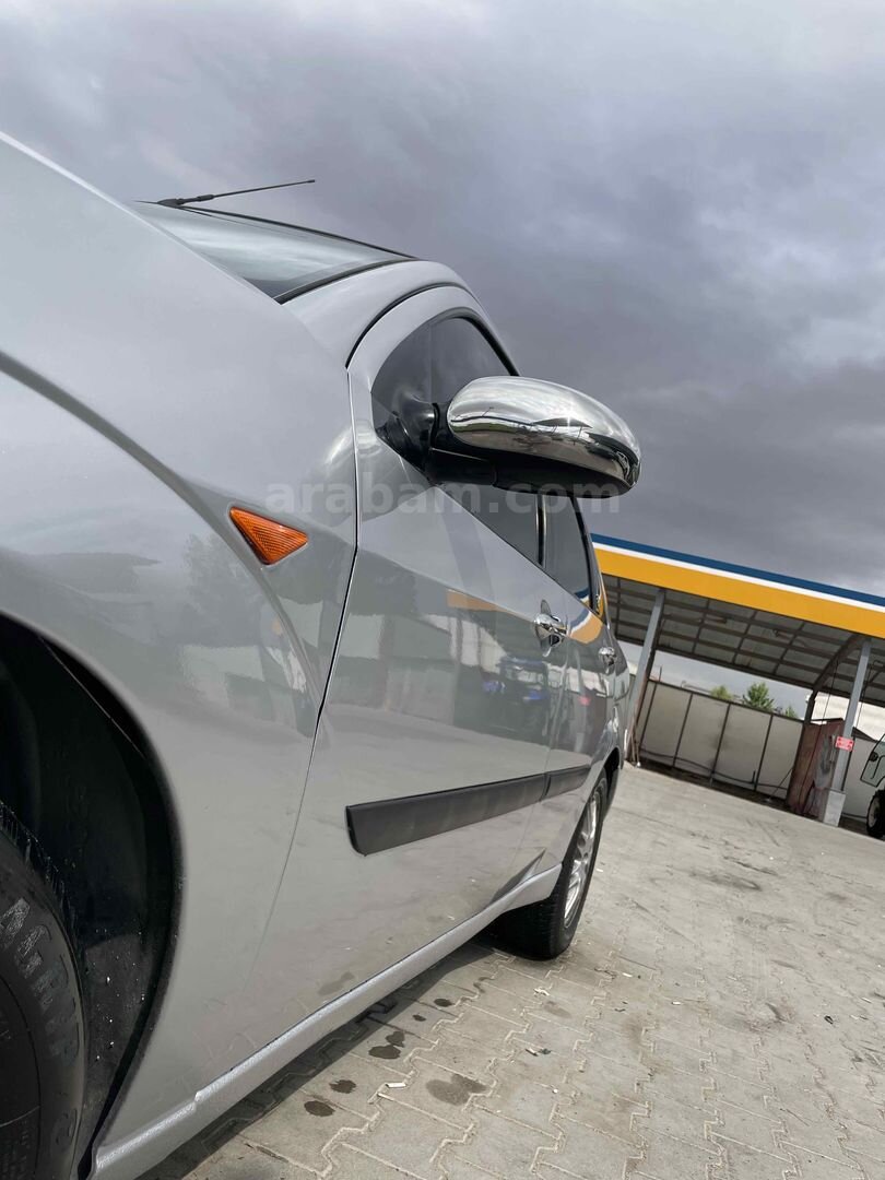 Sahibinden Ford Focus 2.0 Ghia 2001 Model Ankara 415.000 km Gri (Gümüş) 5