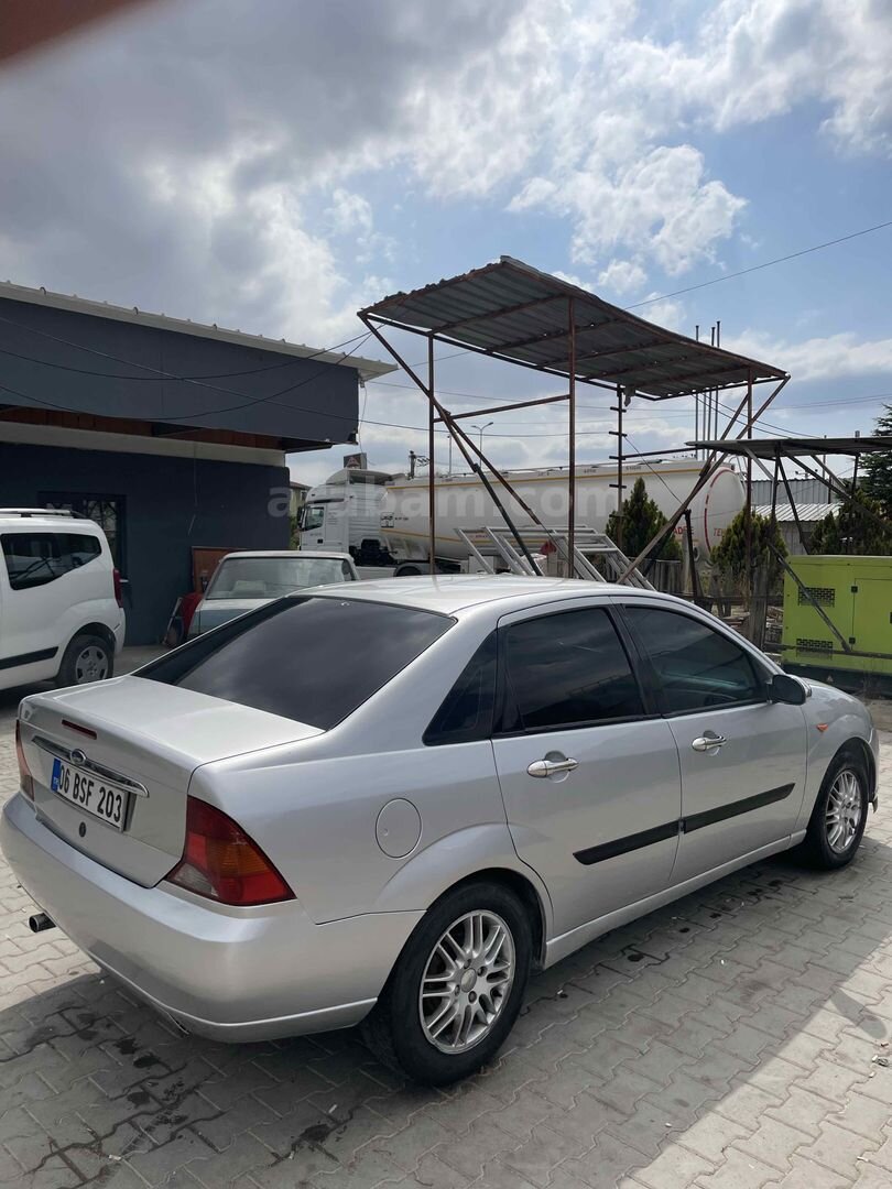 Sahibinden Ford Focus 2.0 Ghia 2001 Model Ankara 415.000 km Gri (Gümüş) 3